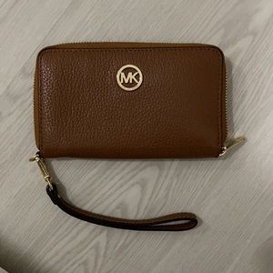 Michael Kors Jet Set Travel Wallet